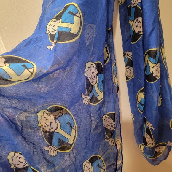 Fallout Viscose Fashion Scarf/Video Game VAULT BOY/Thumbs Up/Blue by Bioworld - Picture 2 of 8